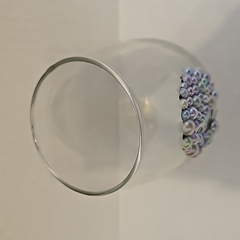 Hand blinged wine glass - Picture 3 of 4